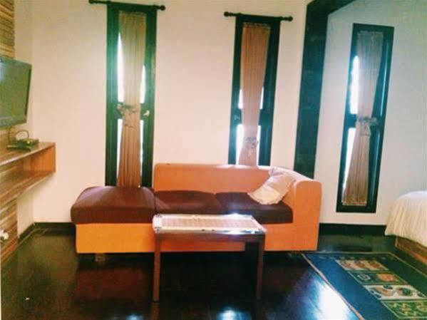 Puri Minggiran Guesthouse Yogya Yogyakarta Ngoại thất bức ảnh