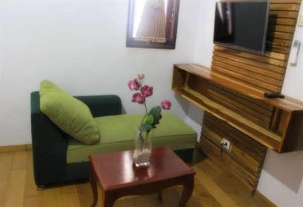 Puri Minggiran Guesthouse Yogya Yogyakarta Ngoại thất bức ảnh