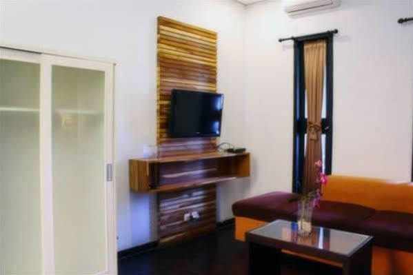 Puri Minggiran Guesthouse Yogya Yogyakarta Ngoại thất bức ảnh