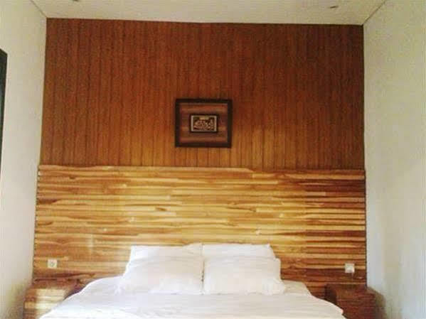 Puri Minggiran Guesthouse Yogya Yogyakarta Ngoại thất bức ảnh